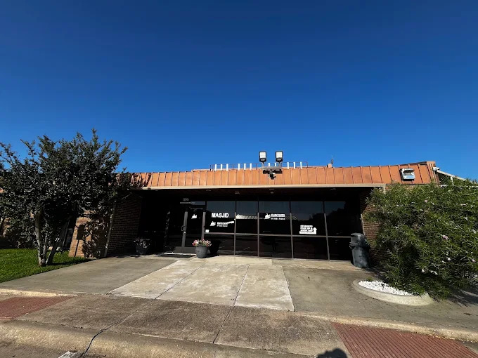 Grand Prairie Masjid Exterior